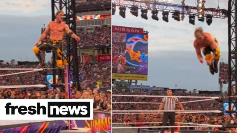 Logan Paul desivým skokom zdemoloval protivníka na wrestlingovom podujatí